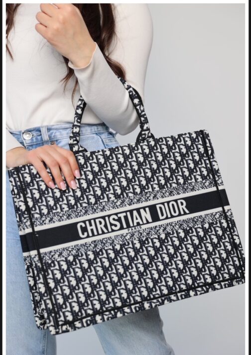 ⁦Dior⁩ - الصورة ⁦2⁩