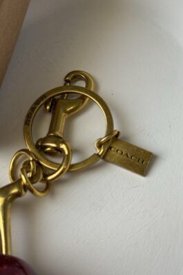 تشارم الكرزة مختومة شامل العلبة طبق الاصل عن الاصلية