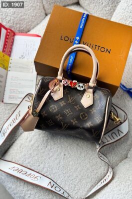 شنطة – Louis Vuitton / سبيشل اديشن شامل علبة نفس الاصلية