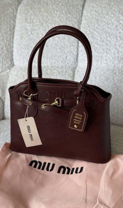 ⁦شنطة Miu Miu Aventure nappa leather bag⁩ - الصورة ⁦4⁩