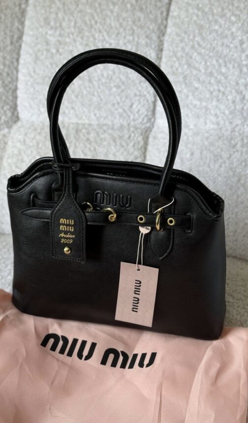 ⁦شنطة Miu Miu Aventure nappa leather bag⁩ - الصورة ⁦2⁩