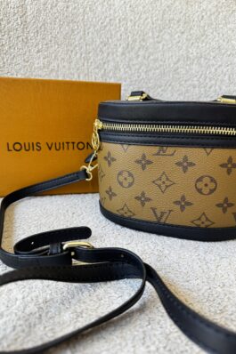 شنطةLouis Vuitton