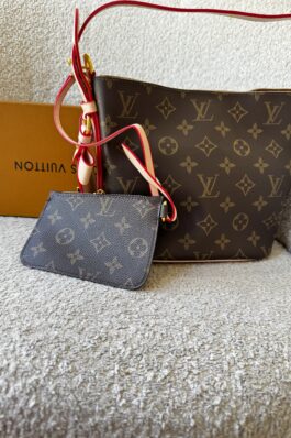 شنطة Louis Vuitton bucket