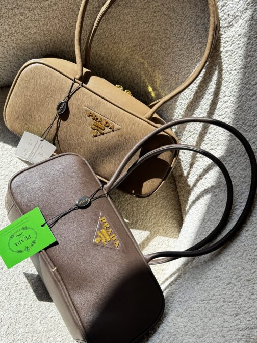 ⁦شنطة الهبة prada⁩ - الصورة ⁦4⁩