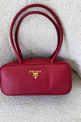 شنطة الهبة prada