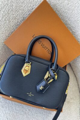 شنتة Louis Vuitton إصدار محدود