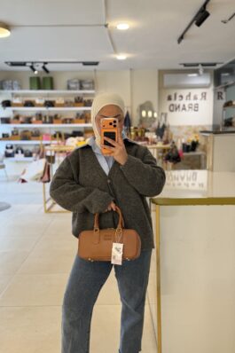 شنتة ميو ميو، لون عسلي