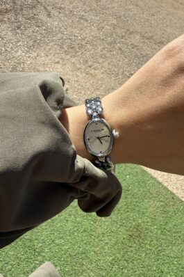 ساعة كوتش ارضية ابيض شامل العلبة