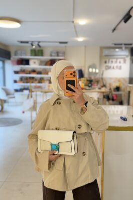 شنتة كوتش تابي لون ابيض مع شعار