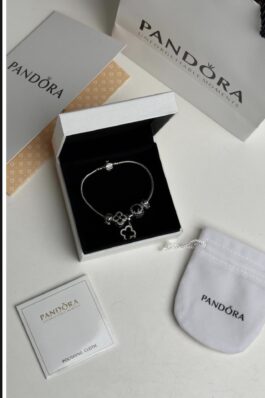 سوارة Pandora شامل علبة الشركة وكيس/
Charm Van Cleef أسود